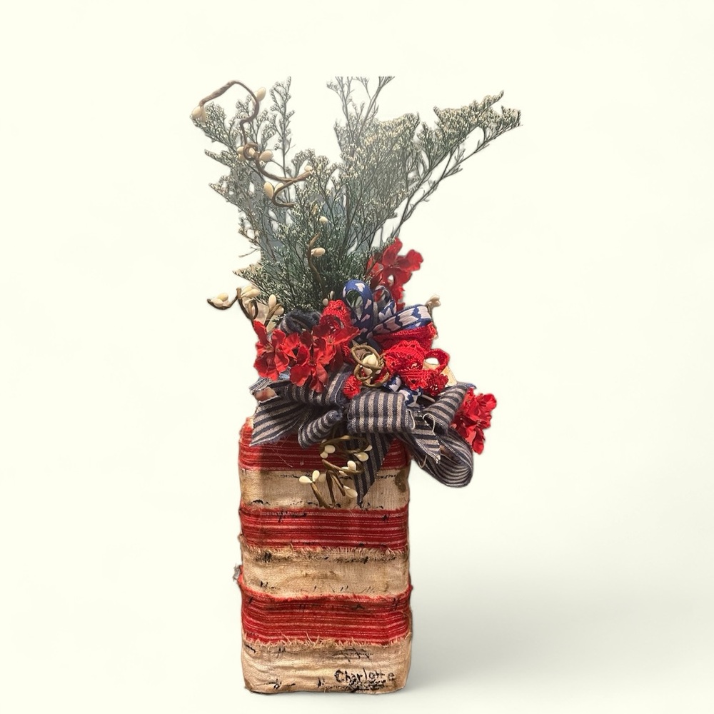 USA floral arrangement, handmade from a recycled jar and scrap material - Picture 2 of 2